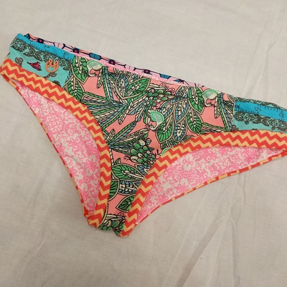 Maaji bottom size small